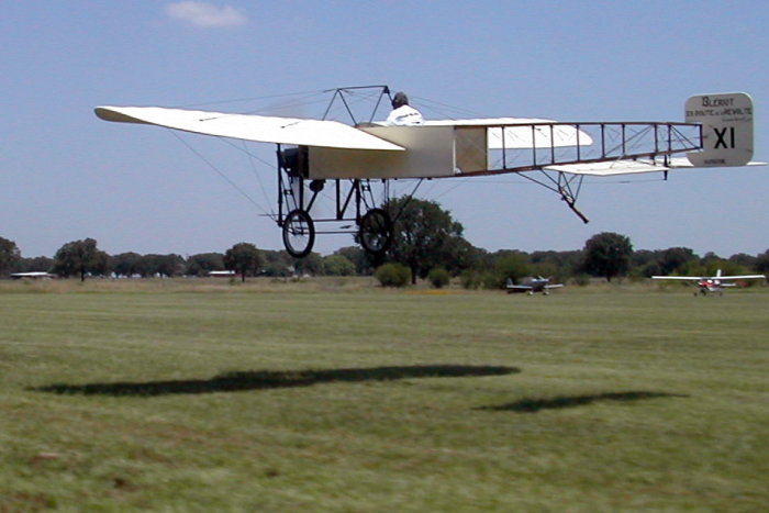 Roger Freeman flying replica Bleriot