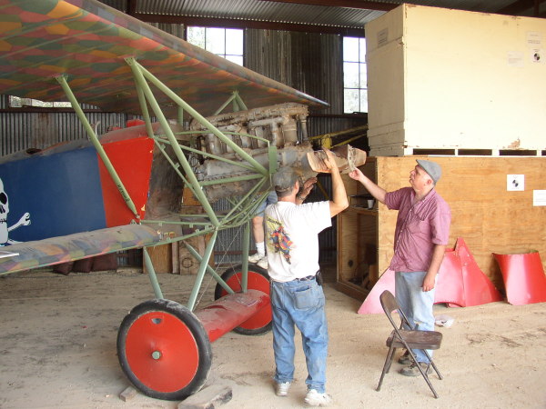 fitting temporary engine to Fokker D.VII
