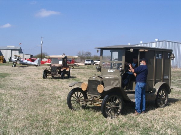 Signal Corp utility truck