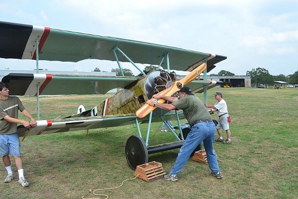 Trying to start the Fokker Dr.I