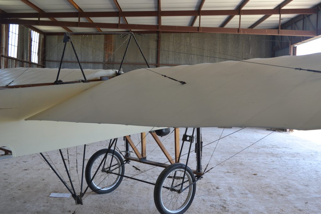 Model XI wing without ailerons
